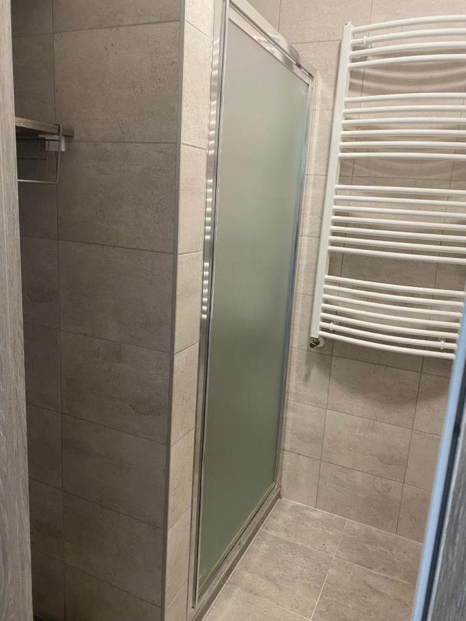 Simonffy Central Apartment Дебрецен Екстер'єр фото