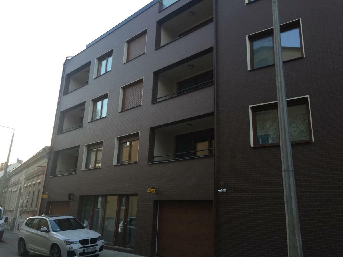 Simonffy Central Apartment Дебрецен Екстер'єр фото
