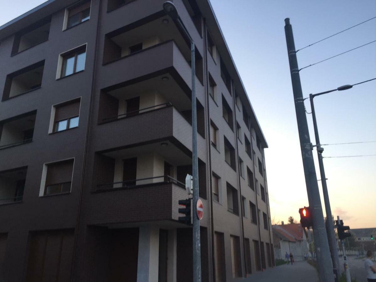 Simonffy Central Apartment Дебрецен Екстер'єр фото